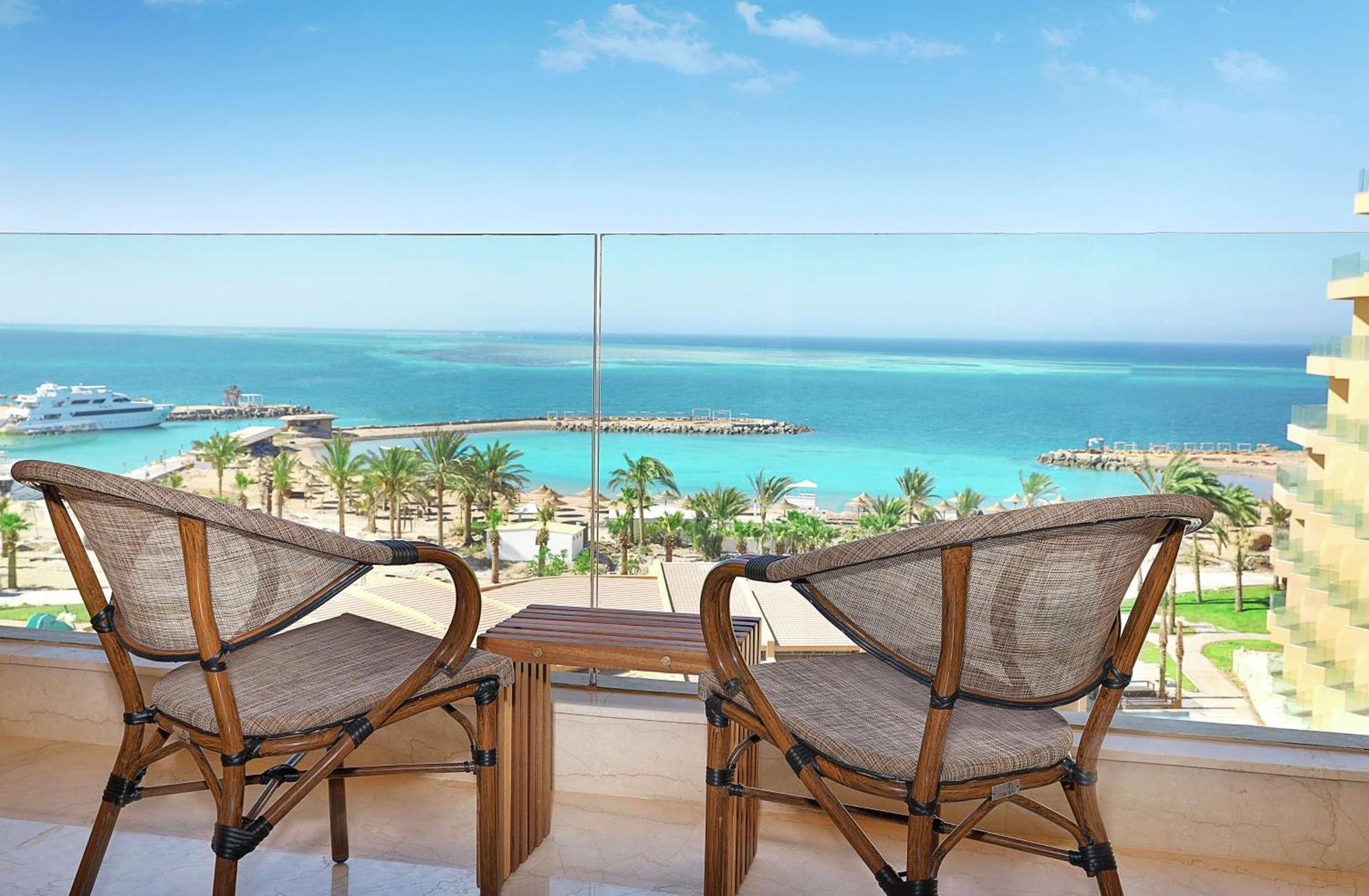 Hilton Hurghada Plaza Hotel Εξωτερικό φωτογραφία View from the balcony of a suite at the Hilton Sharm El Sheikh Resort